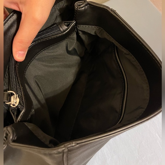 ✨HP✨ “NINE WEST” BRAND NEW BLACK PURSE WITH FLORAL BOW ACCENT, REMOVABLE STRAP. - Picture 6 of 6